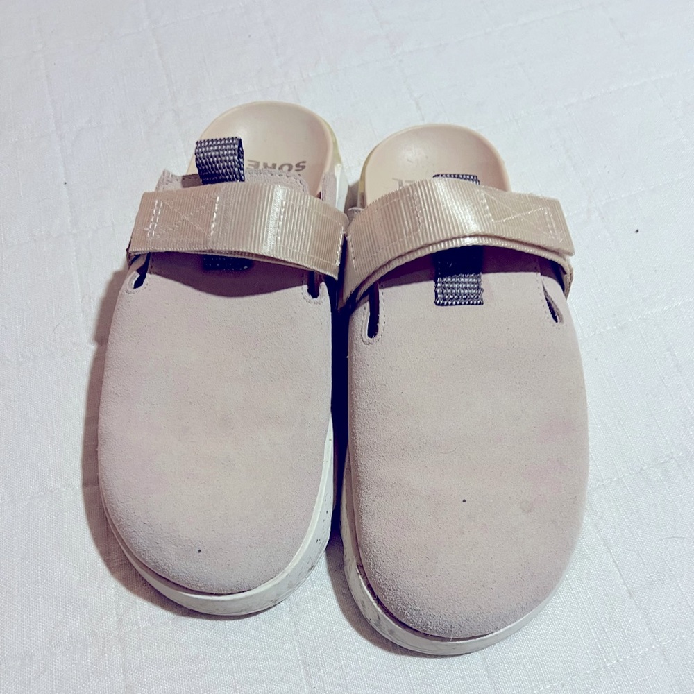 Sorel clogs